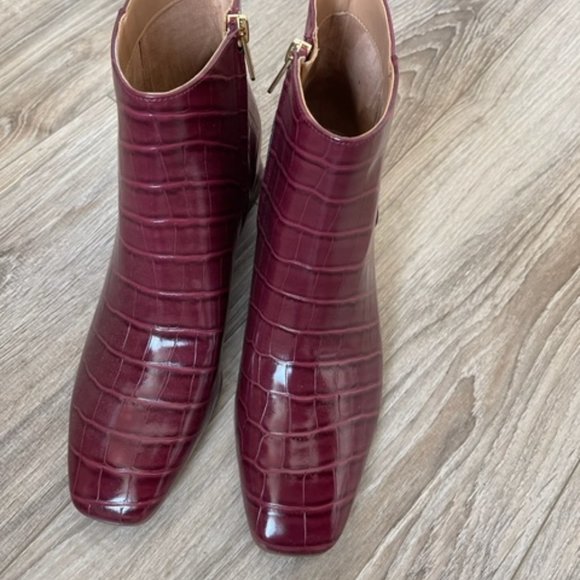 Circus by Sam Edelman Red Daysi Kitten Block-Heel Booties - Picture 3 of 6